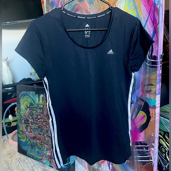Classic Adidas Activewear T-Shirt - Picture 1 of 1